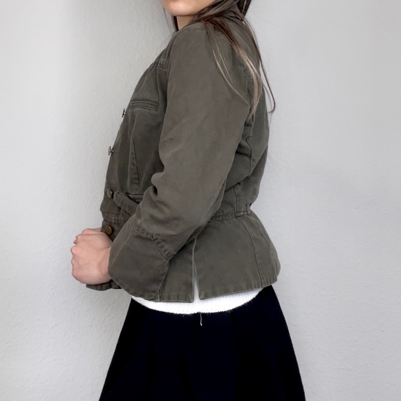 Dark Olive Green Three-Quarter-Sleeve Button-Up Fitted Field Jacket | View - Picture 4 of 5